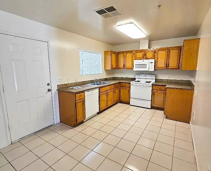 Pacheco Townhomes — Photo 19