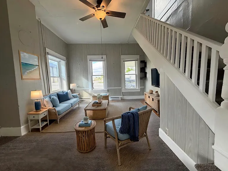 304 E Main St #3 — Photo 1