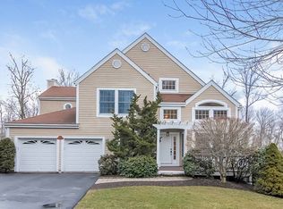 3132 High Ridge Rd, Yorktown Heights, NY 10598