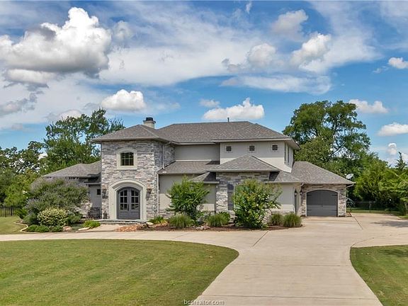 3rd image of 5056 Vintage Oaks Ct