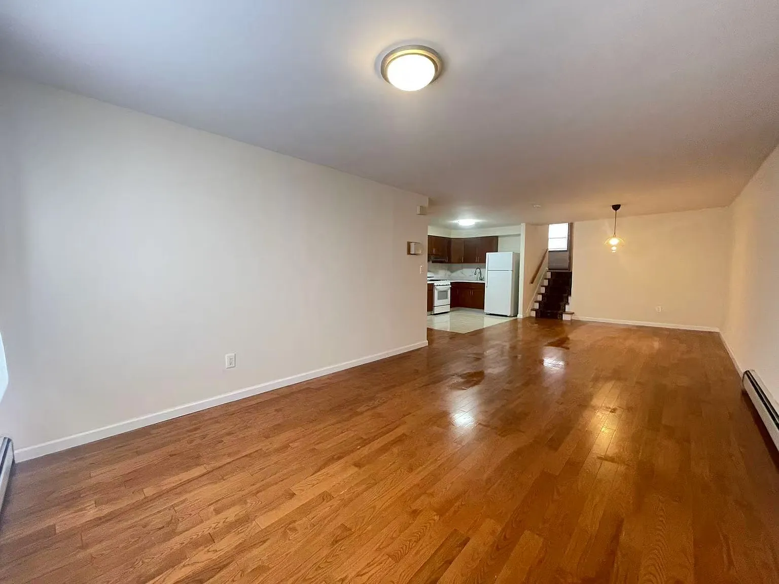 3 bed, 1.5 bath, 1000 sqft, $2,900 — Photo 2