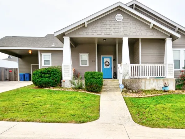 204 N Ivy Ln, Kerrville, TX 78028