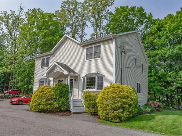 97 Oregon Road, Cortlandt Manor, NY 10567