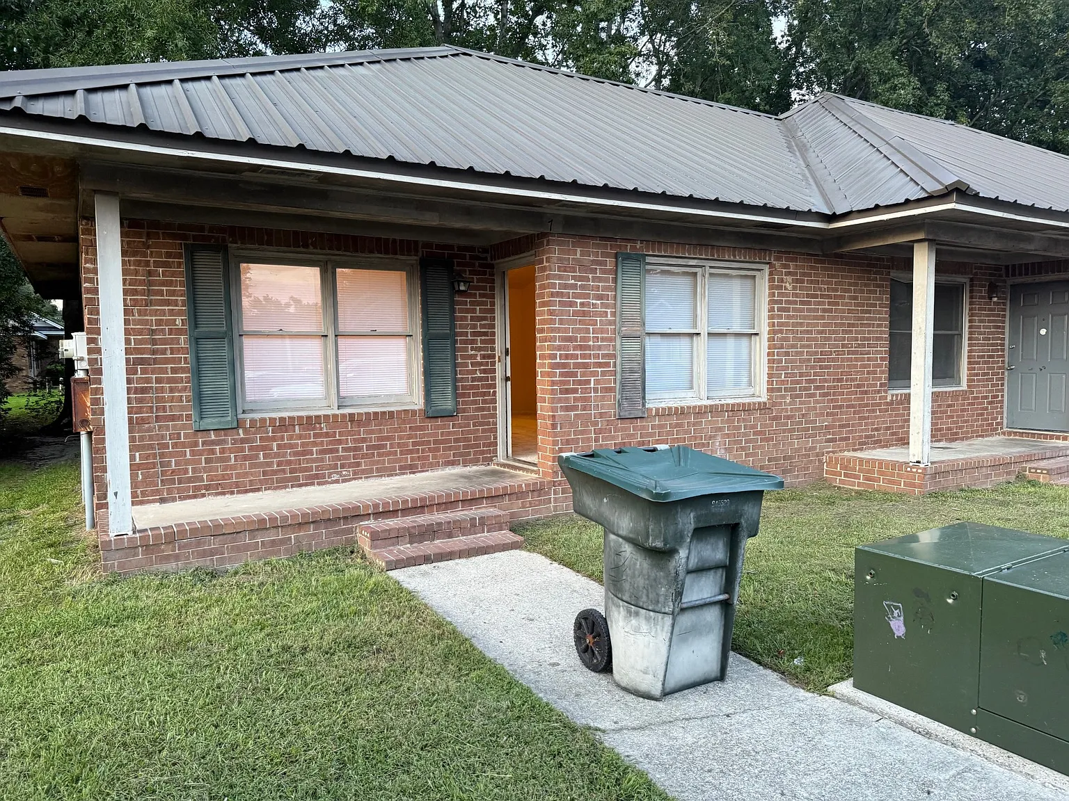 2 bed, 900 sqft, $900 — Photo 1