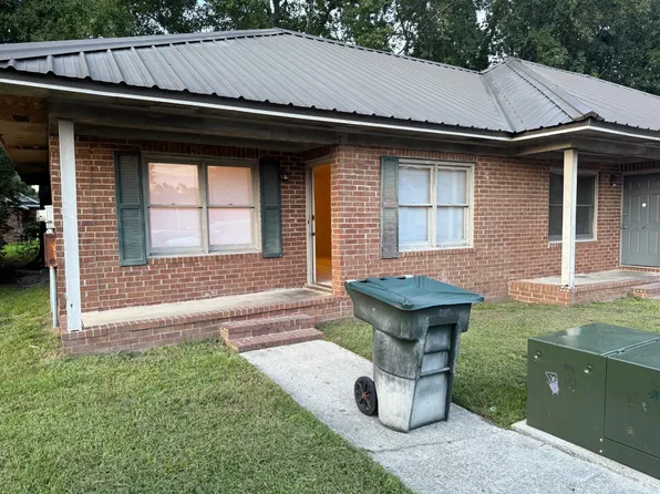111 Lanier Dr #11, Statesboro, GA 30458