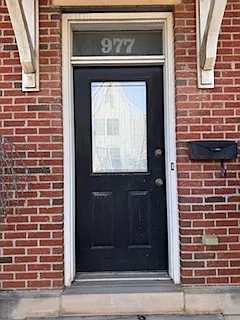 977 Summit St photo 1