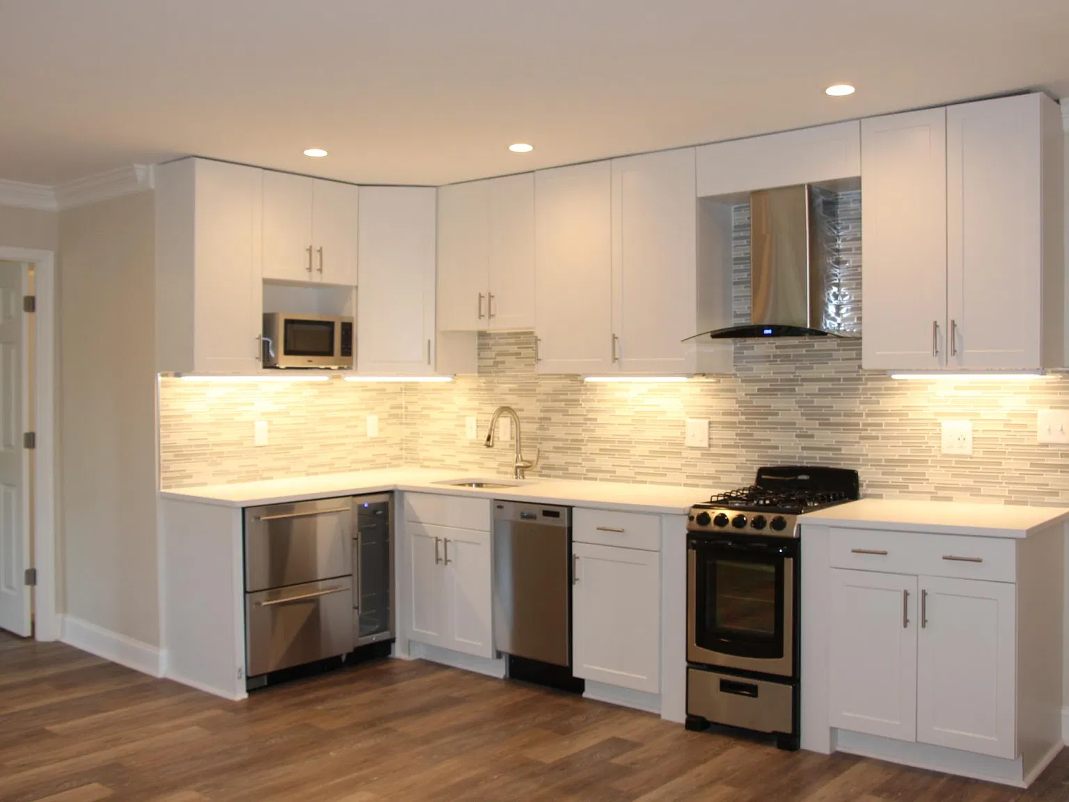 1 bed, 650 sqft, $2,100 — Photo 2