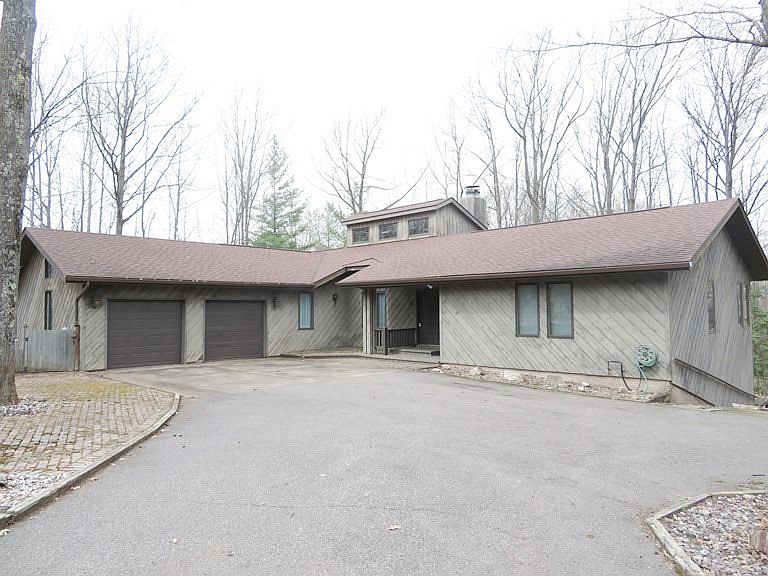 1st image of 5 Pinehurst Dr