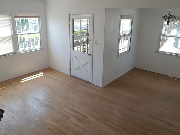 Living Room/ Dining Room