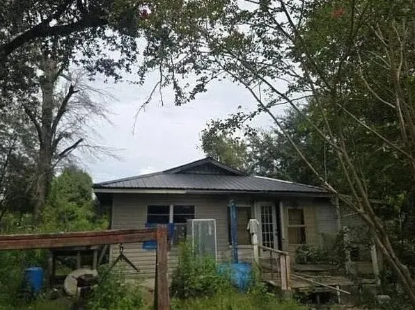 12343 3rd St, Fountain, FL 32438