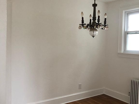 4th image of 10425 201st St