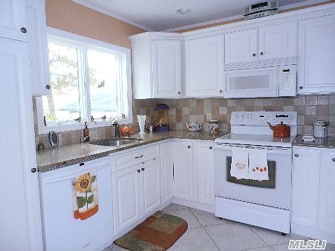 2nd image of 711 Hyman Ave
