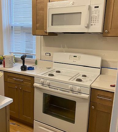 5th image of 1700 W Winnemac Ave
