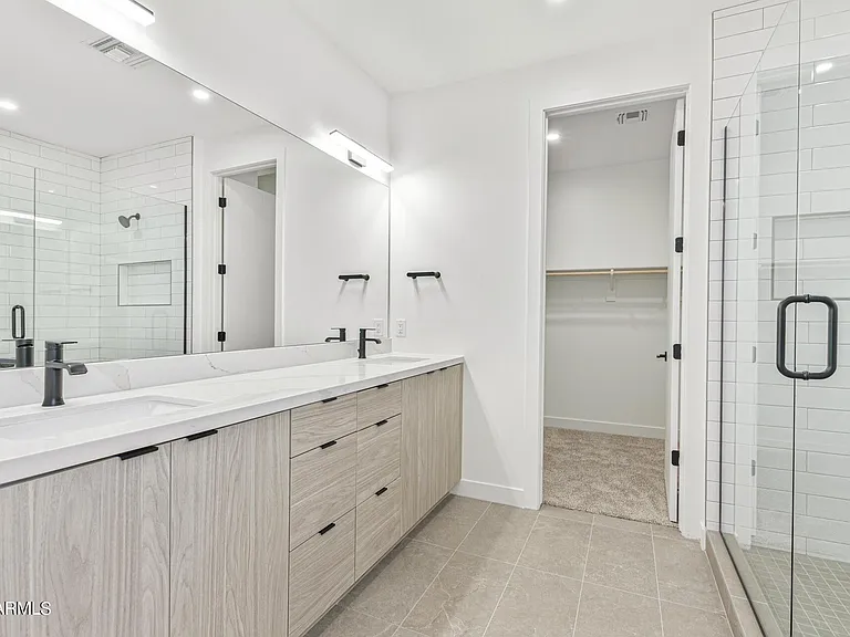 1625 E Lamar Rd #1 — Photo 22