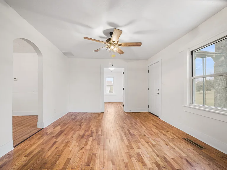 1003 Ross Rd — Photo 8
