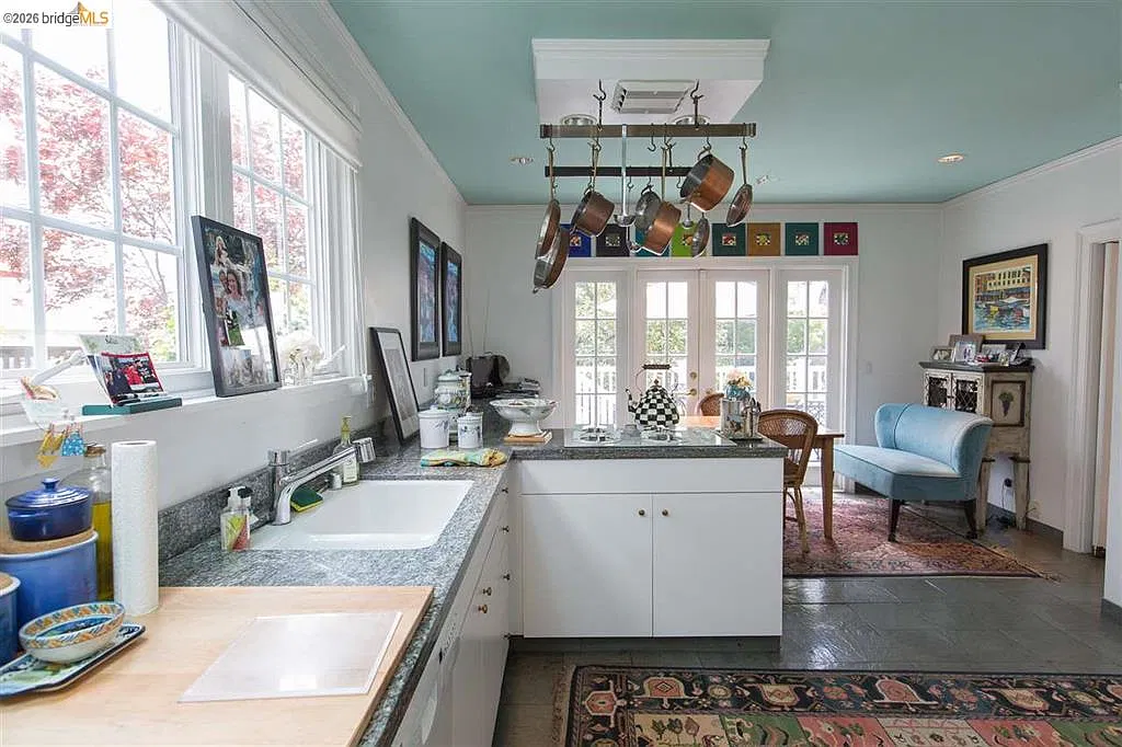 3 bed, 3500 sqft, $12,000 — Photo 3