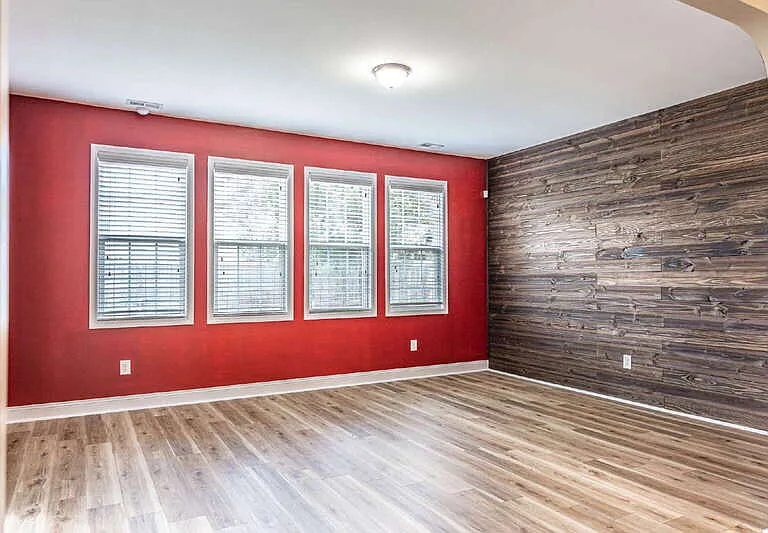 216 Tipperary St — Photo 10