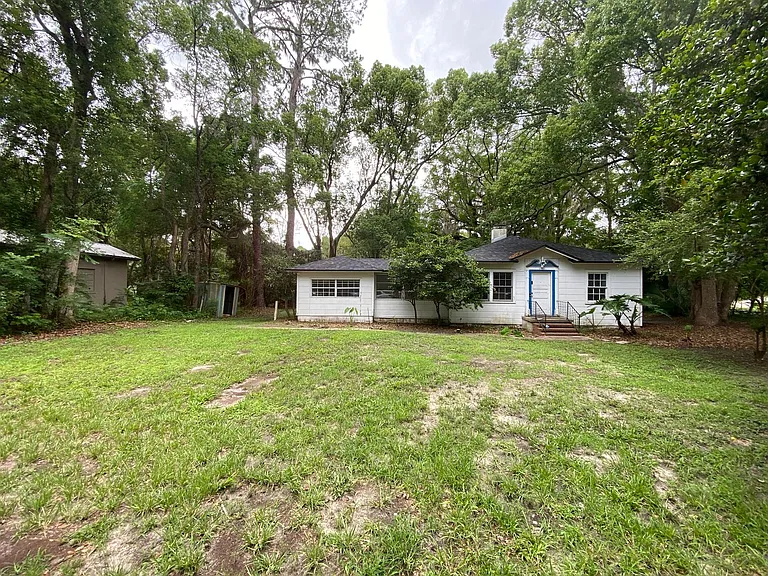 2717 NW 1st Ave — Photo 1