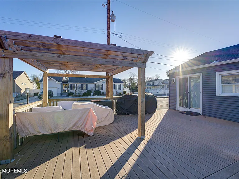 515 Stone Harbor Ave — Photo 15
