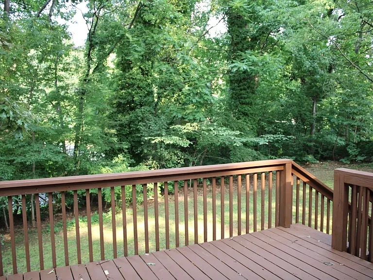 692 Brookdale Dr — Photo 18