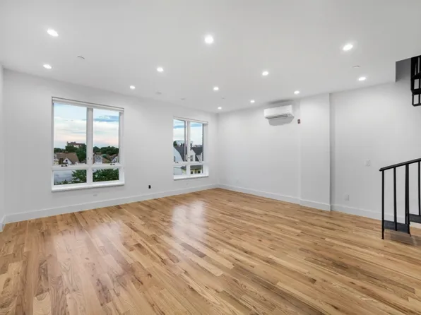 860 East 35th Street image 1 of 15