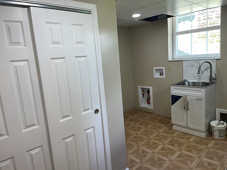 1829 McNary Blvd — Photo 10