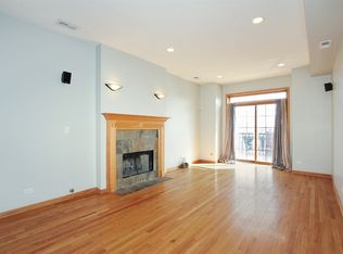 2212 W Monroe St APT 4E, Chicago, IL 60612