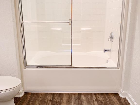 5th image of 2560 Northside Dr APT 105