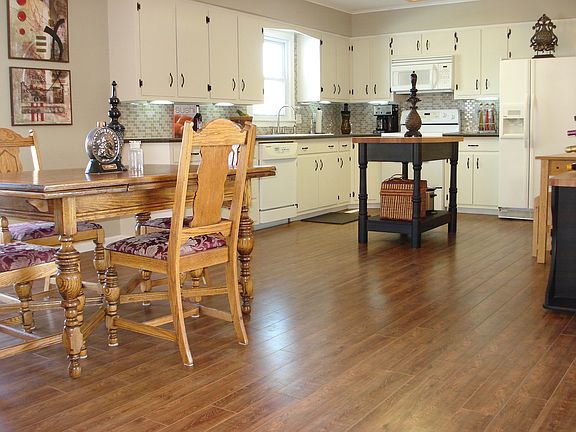 Huge updated kitchen