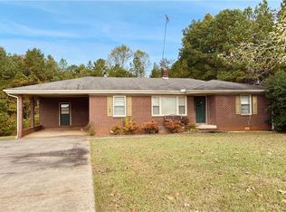124 Holliday Rd, Six Mile, SC 29682