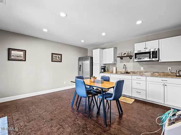 182 Lakeview Dr — Photo 57