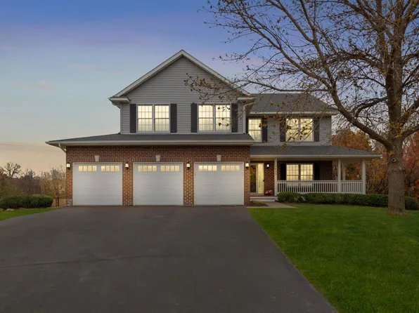 1455 Ashbourne Cir, Shakopee, MN 55379