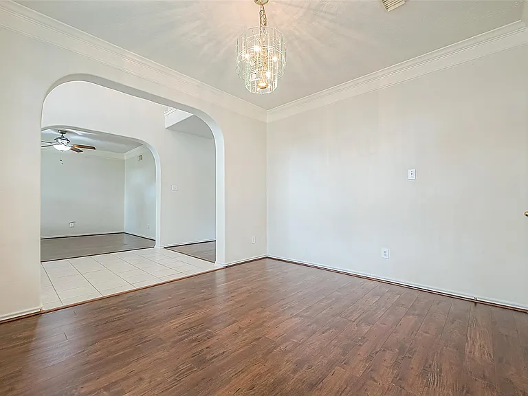 2422 Leanett Way — Photo 10