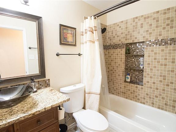 3rd image of 3011 Alcove Ln