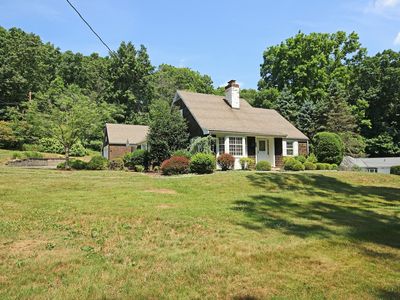 37 Sport Hill Pkwy, Easton, CT, 06612