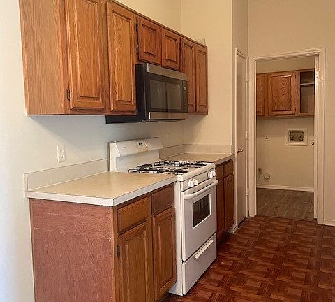 5th image of 2115 Sunset Dr