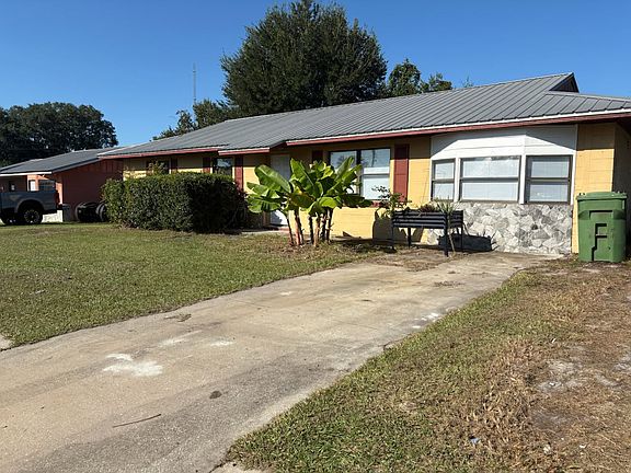 2nd image of 212 Redbud Ln