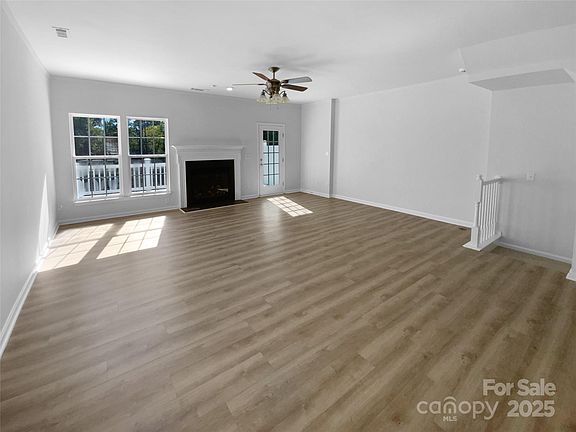 5th image of 9658 Blossom Hill Dr