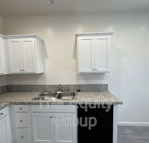 733 S Pinkham #101 — Photo 9
