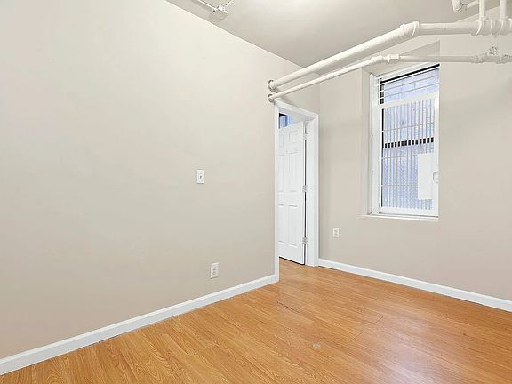5th image of 509 W 122nd St #B