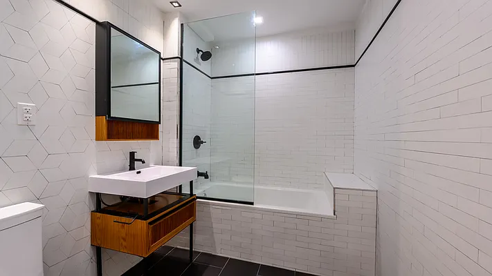 Rented by Nooklyn NYC LLC | media 106