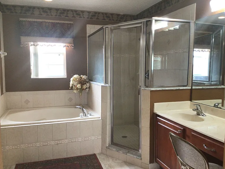 410 Bloomfield Dr — Photo 18