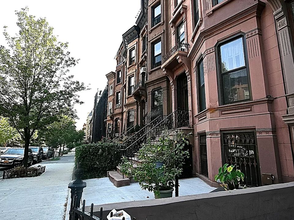 1st image of 100 Jefferson Ave APT 4R