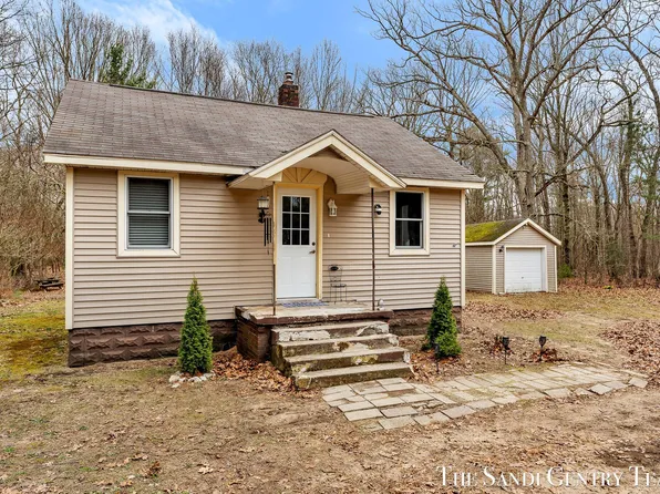 2344 Russell Rd, Muskegon, MI 49445