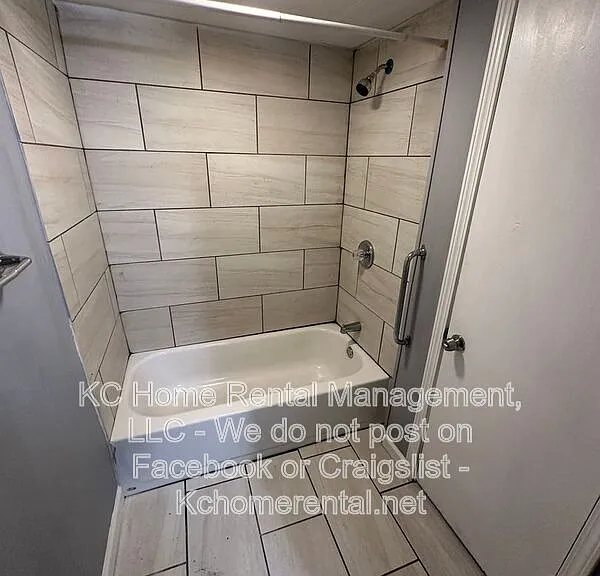 5500 E 139th Ter #6 — Photo 13