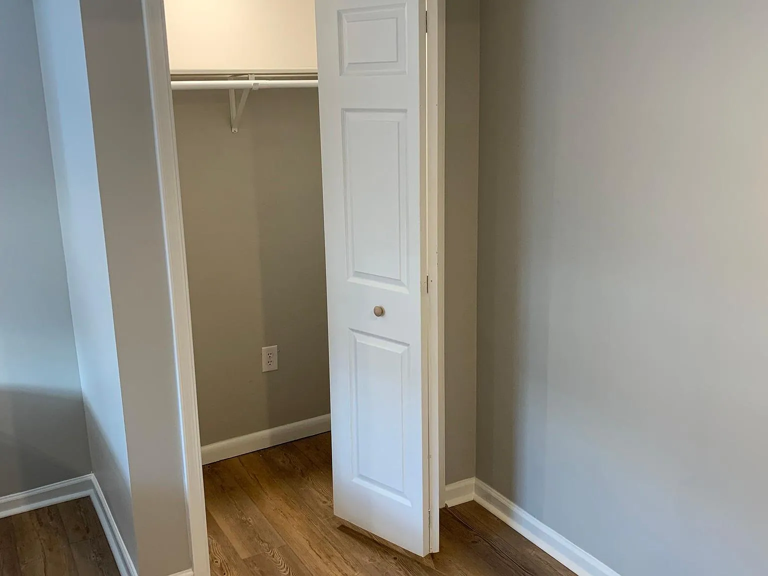 242 N Mechanic St — Photo 2
