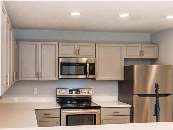 2nd image of 133 W Park Ave #B