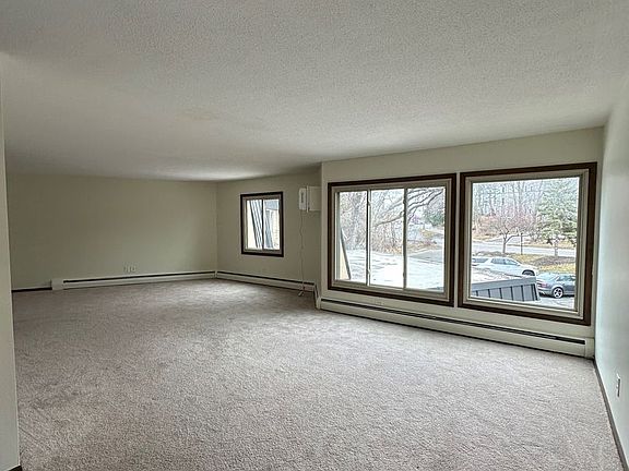 3rd image of 5220 Interlachen Blvd APT 15