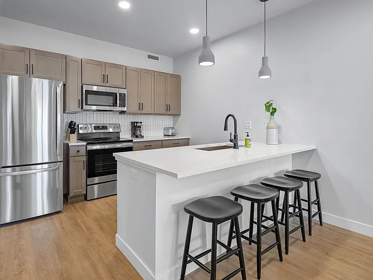Urbane115 Apartments — Photo 10