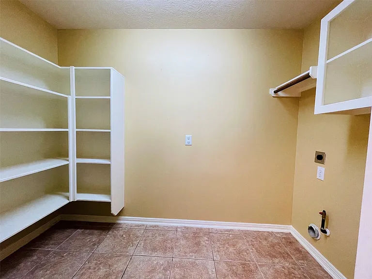 10723 Lake Riata Ln — Photo 12